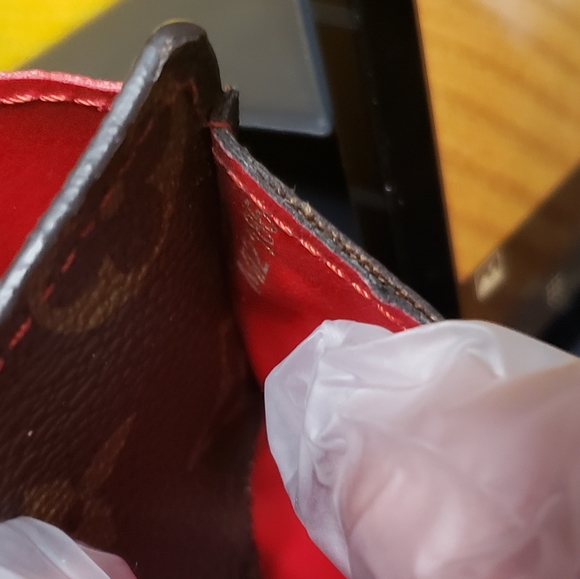 Sold! Louis Vuitton Sarah Wallet - Picture 8 of 9